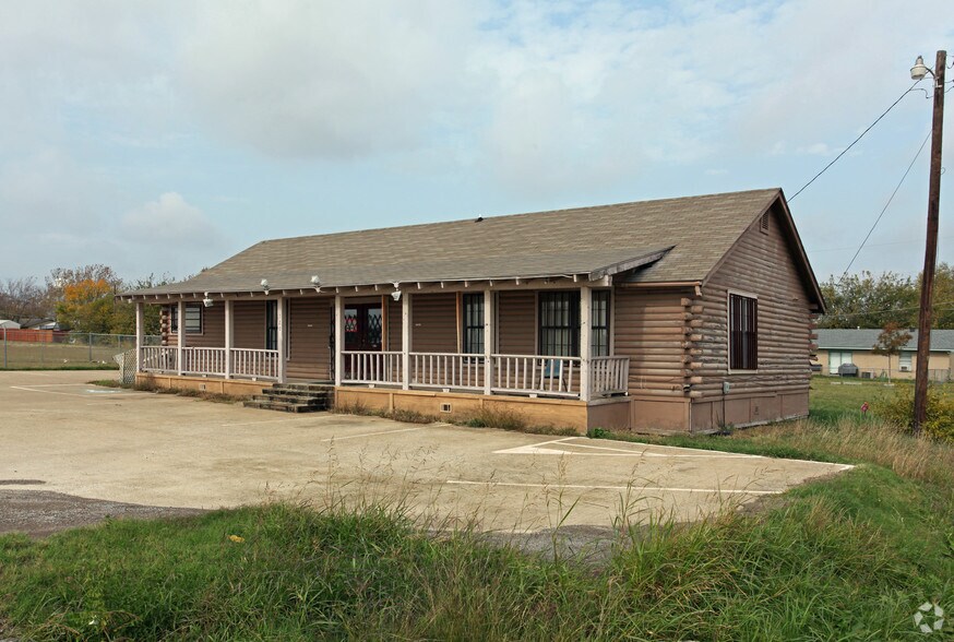 More Photos Of 720 E Lamar St, Royse City Freestanding For Sale