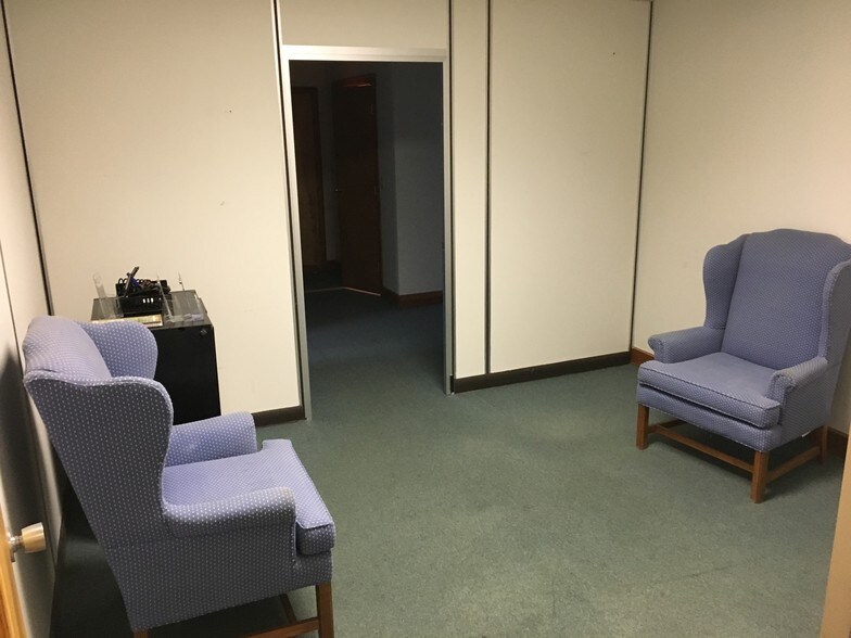 More Photos Of 80 Worcester St, North Grafton Storefront Retail Office For Lease