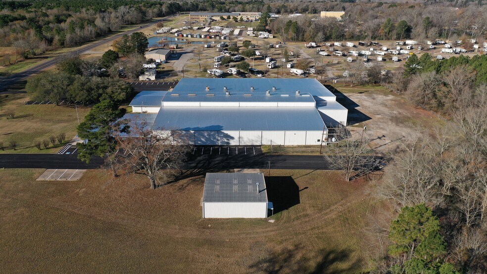 More Photos Of 600 S Loop 485, Gladewater Manufacturing For Lease