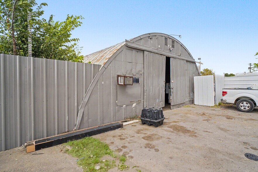 More Photos Of 1821-1823 S May Ave, Oklahoma City Auto Salvage Facility For Sale