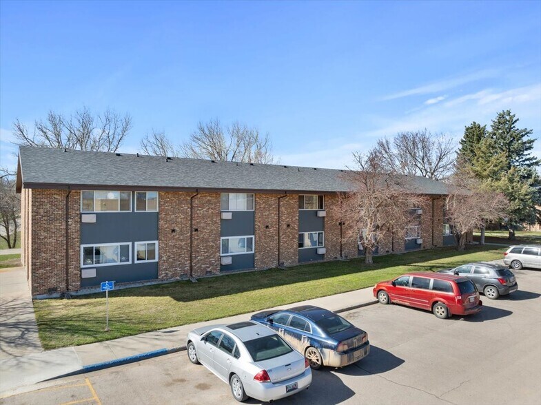 More Photos Of 1500 7th Ave, Belle Fourche Apartments For Sale