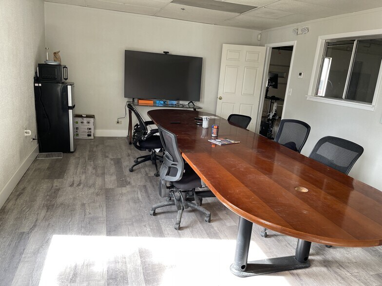 More Photos Of 4775 Paris St, Denver Warehouse For Sale