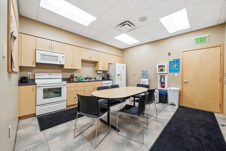 More Photos Of 605 Industrial Pky, Saint Croix Falls Manufacturing For Lease