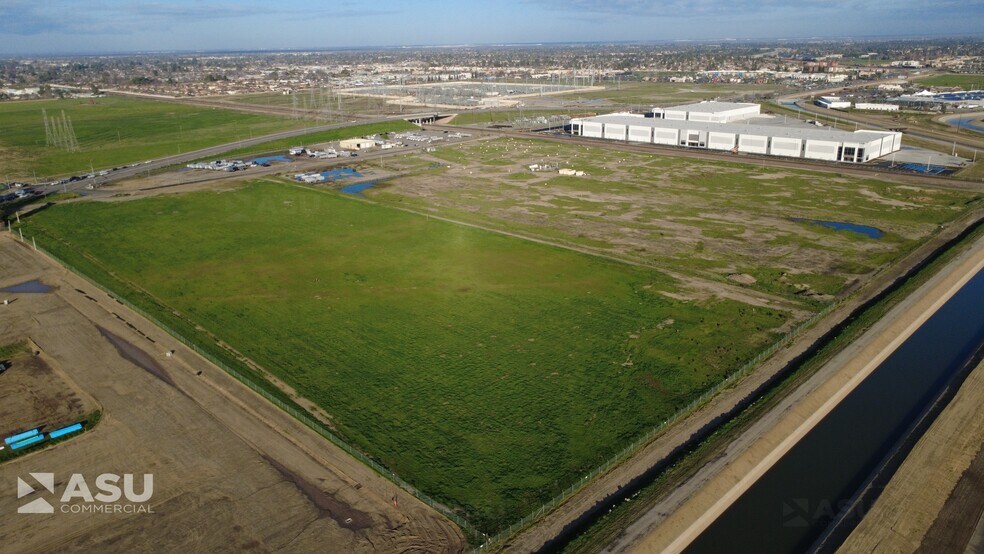 More Photos Of 1614 Coffee Rd, Bakersfield Land For Sale