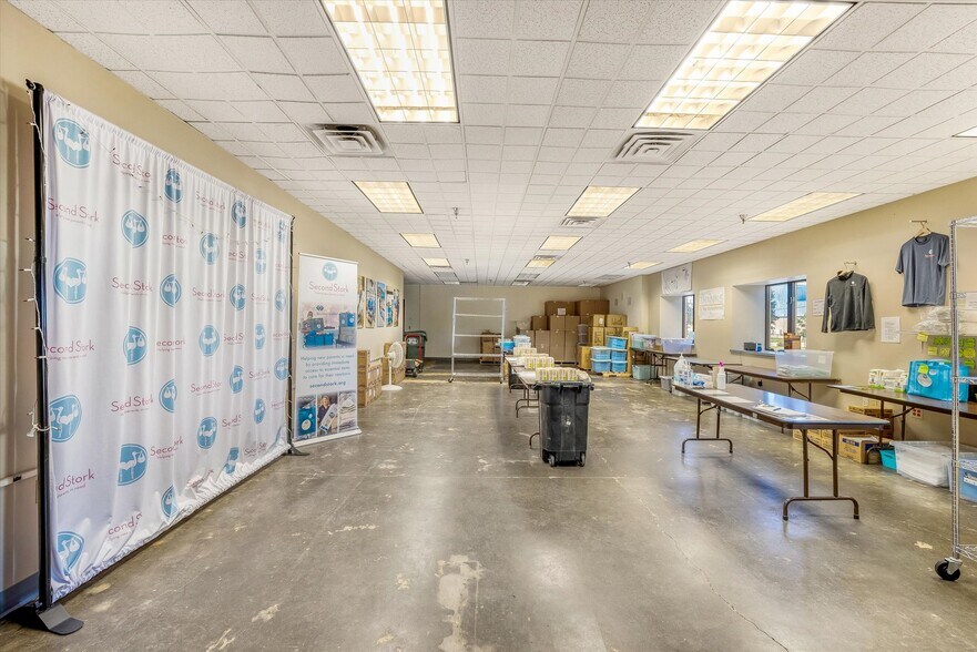 More Photos Of 130-150 Eva St, Saint Paul Industrial For Sale