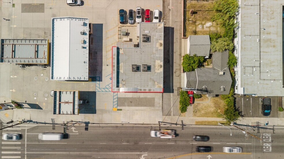 More Photos Of 5961 Laurel Canyon Blvd, Valley Village Storefront For Lease