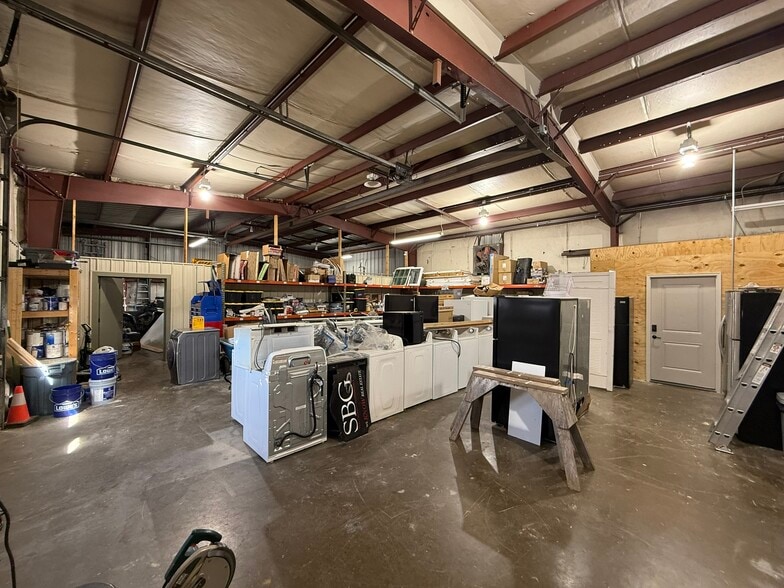 More Photos Of 1604 State Route 121 N, Murray Warehouse For Sale