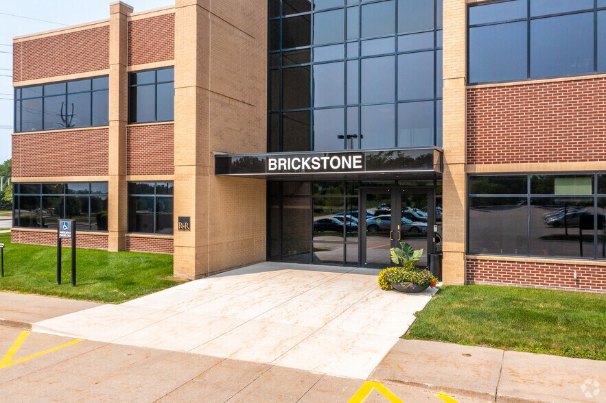 More Photos Of 1055 Jordan Creek Pky, West Des Moines Office For Lease