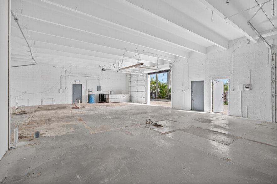 More Photos Of 1460 Cypress Dr, Jupiter Warehouse For Sale