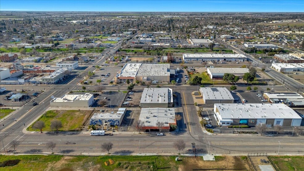 More Photos Of 1257 G St, Fresno Light Distribution For Sale