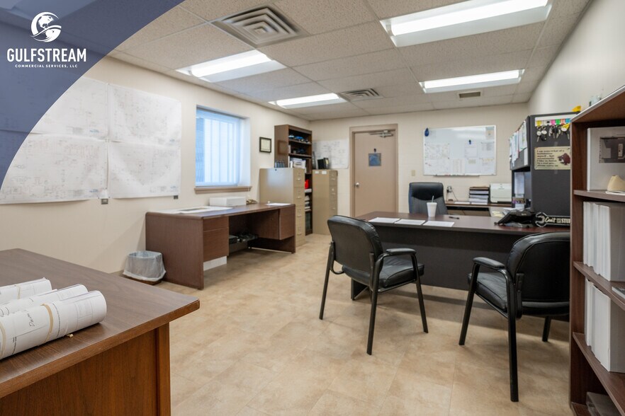 More Photos Of 5630 Airline Rd, Henderson Manufacturing For Lease