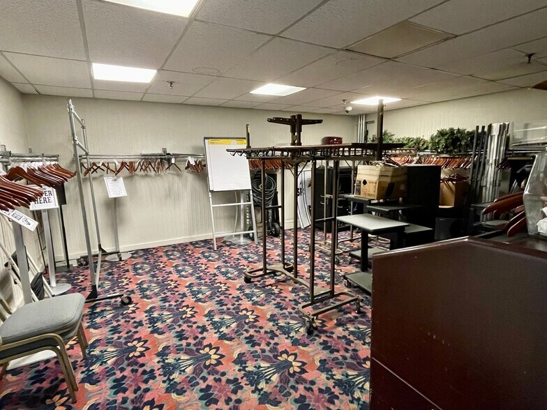 More Photos Of 901 Dual Hwy, Hagerstown Restaurant For Sale