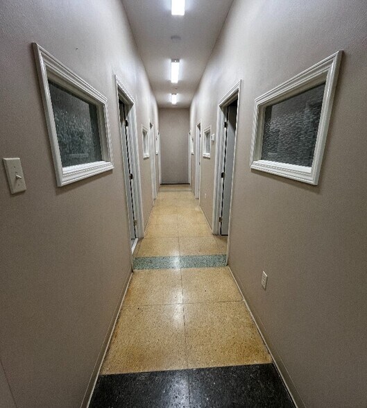 More Photos Of 7701 Saint Bernard Hwy, Arabi Office For Sale