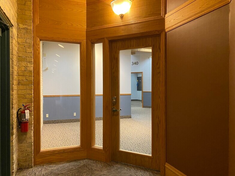 More Photos Of 413 Wacouta St, Saint Paul Office Residential For Lease