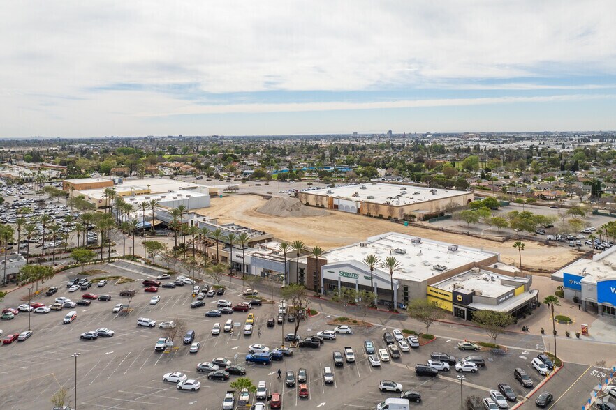 Primary Photo Of 1500 E Village Way, Orange Unknown For Lease