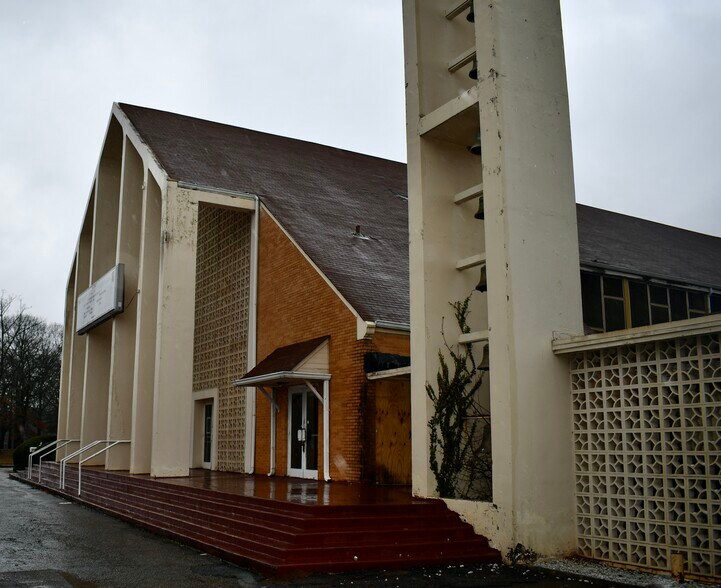 More Photos Of 2218 Candler Rd, Decatur Religious Facility For Sale