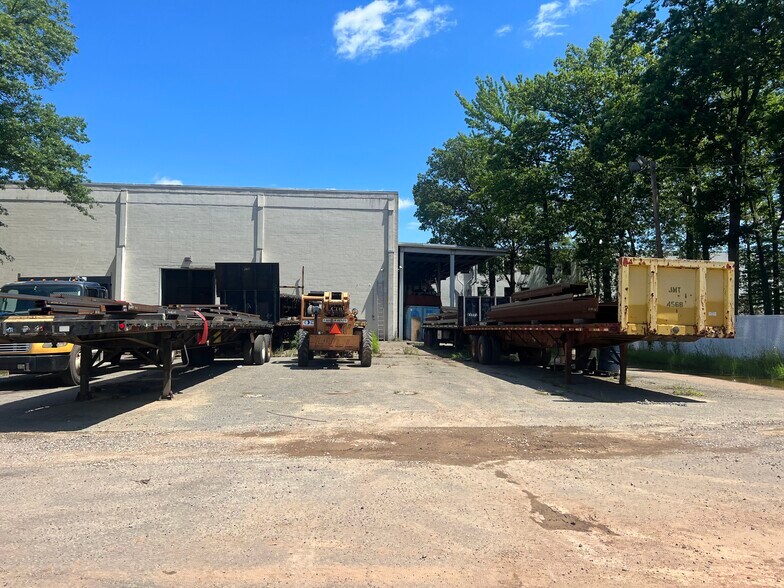 More Photos Of 1460 Livingston Ave, North Brunswick Warehouse For Lease