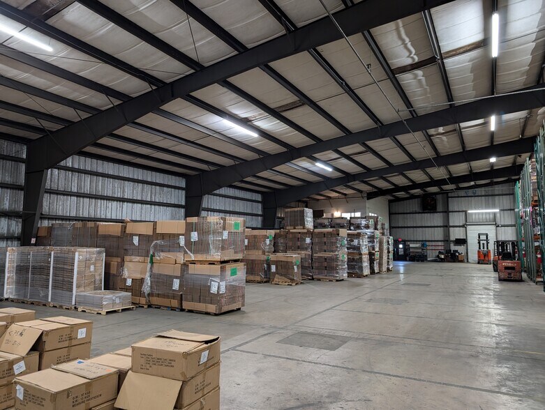 More Photos Of 9055 17th Pl, Vero Beach Warehouse For Sale