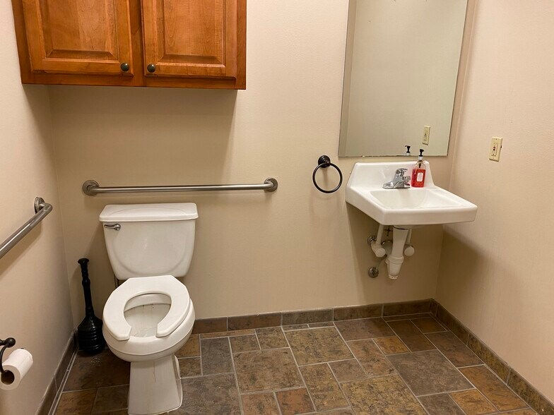 More Photos Of 14635 S Harrells Ferry Rd, Baton Rouge Office For Lease