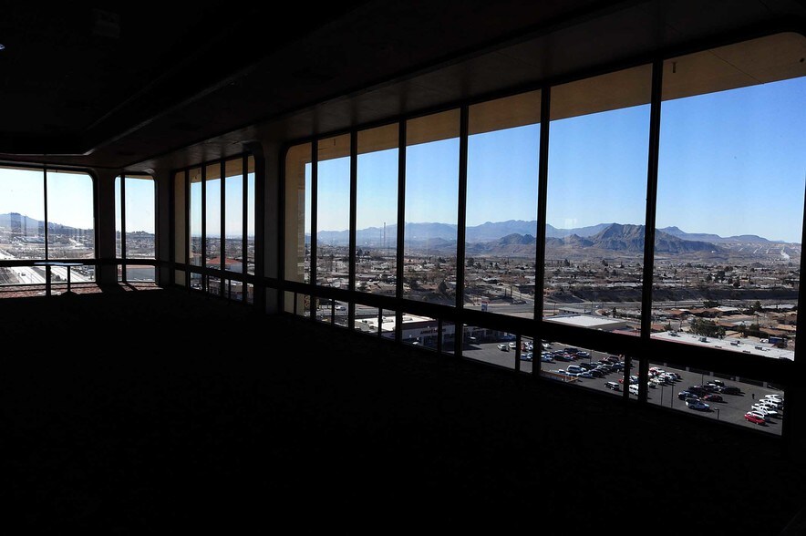 More Photos Of 6006 N Mesa St, El Paso Medical For Lease