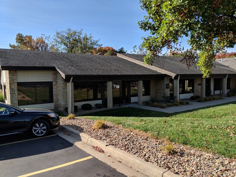 More Photos Of 7111 W 98th Ter, Overland Park Office For Sale
