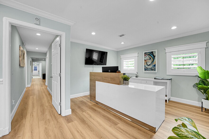 More Photos Of 101 SE Martin Luther King Jr Blvd, Stuart Office For Sale