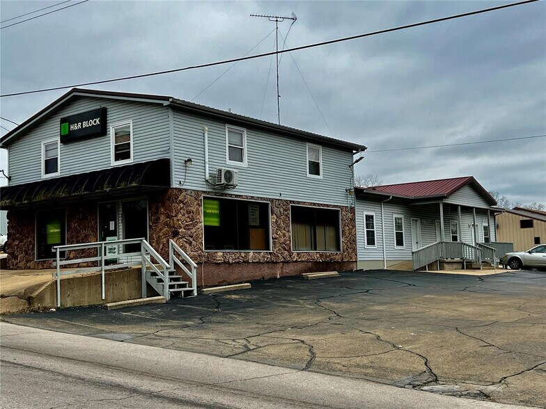 More Photos Of 150 S Hall St, Potosi Office For Sale
