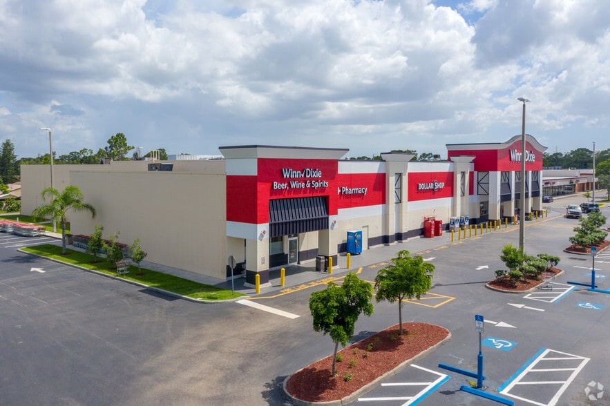 Primary Photo Of 5660 Bayshore Rd, North Fort Myers General Retail For Lease