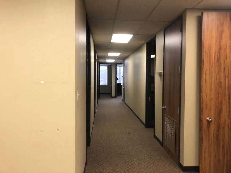 More Photos Of 3029 S Sherwood Forest Blvd, Baton Rouge Loft Creative Space For Lease