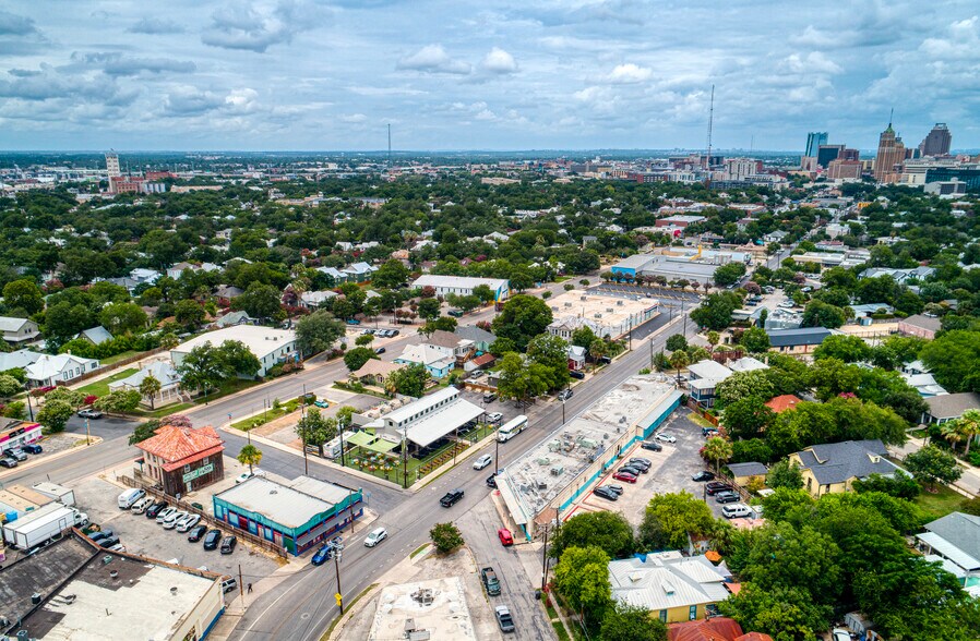 More Photos Of 1012-1032 S Presa St, San Antonio Unknown For Lease