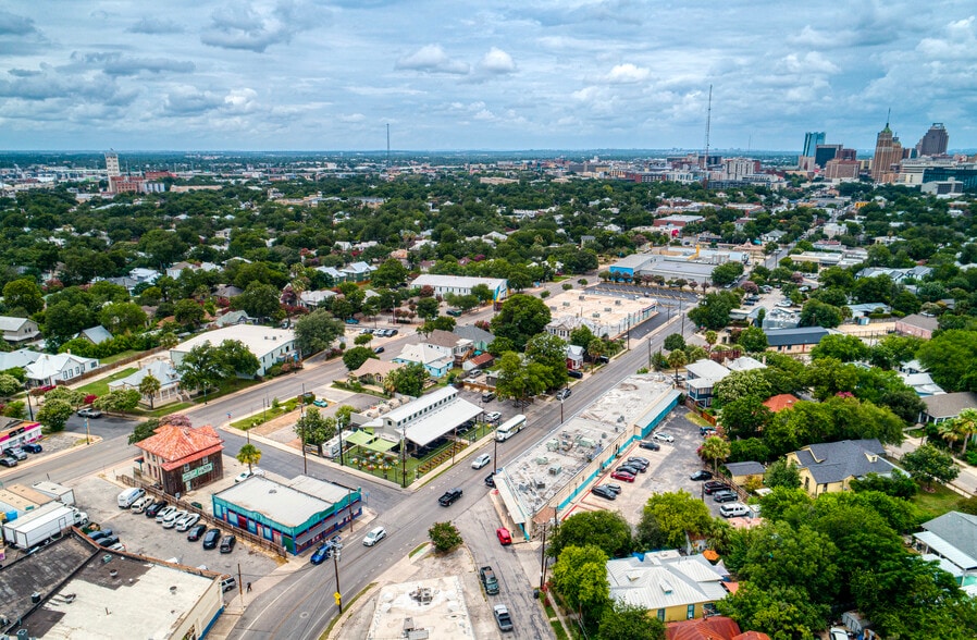 More Photos Of 1012-1032 S Presa St, San Antonio Unknown For Lease