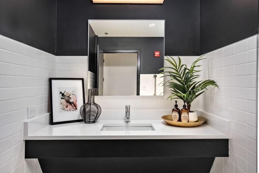 More Photos Of 4535 Forest Park Ave, Saint Louis Multifamily For Sale