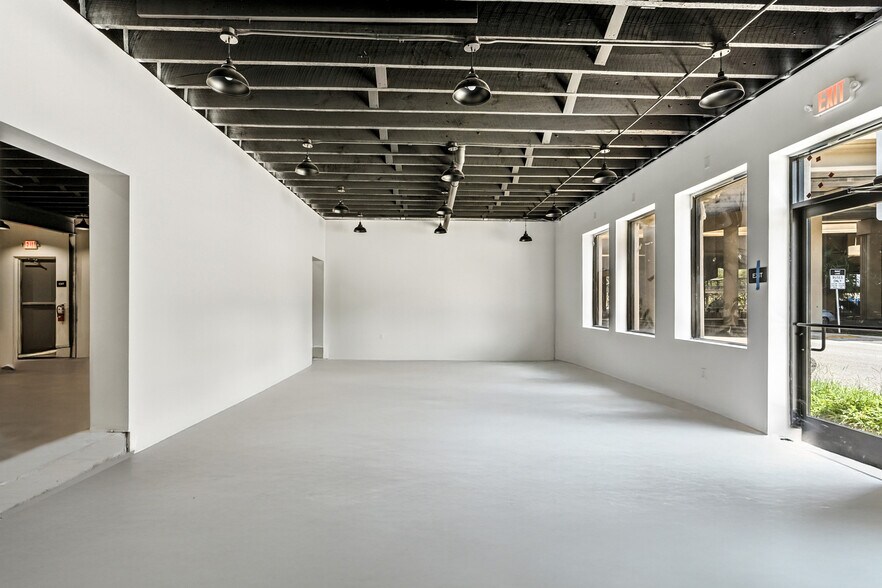 More Photos Of 1200 Kings Ave, Jacksonville Freestanding For Lease