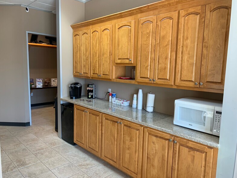 More Photos Of 14729 Highway 105 W, Montgomery Medical For Lease