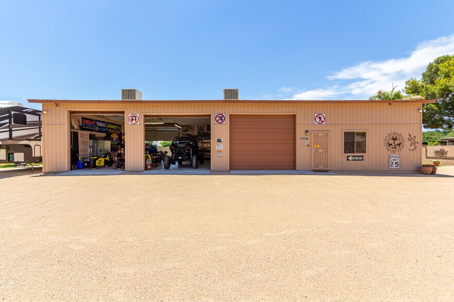 More Photos Of 3545 W Yorkshire Dr, Glendale Specialty For Sale