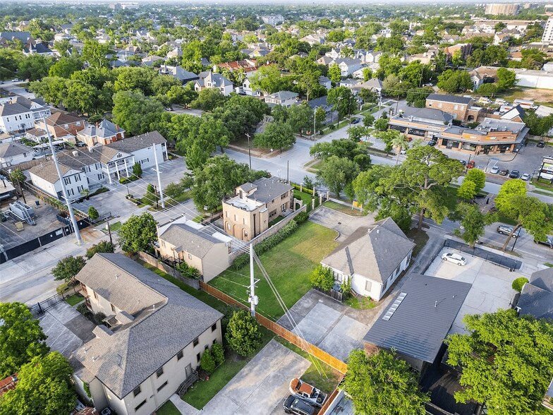 More Photos Of 333 Heights Blvd, Houston Land For Sale