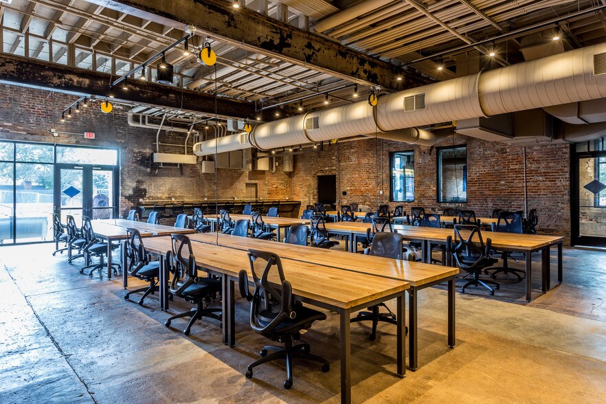 More Photos Of 500 E Davie St, Raleigh Restaurant For Lease