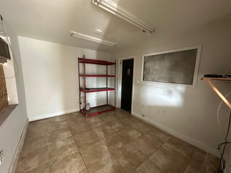 More Photos Of 5715 Rodman St, Hollywood Warehouse For Lease