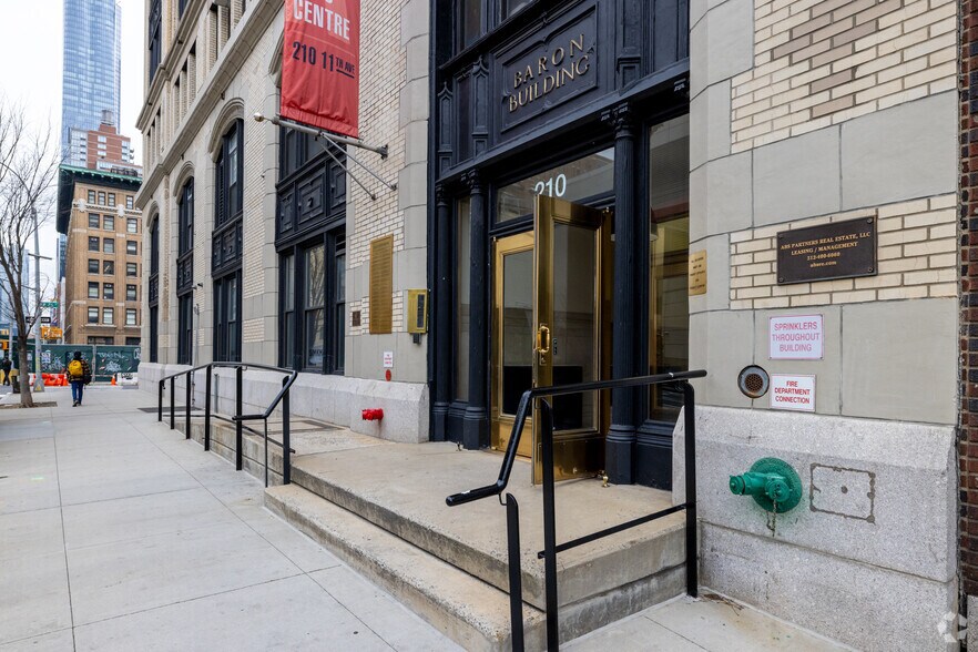 More Photos Of 210 Eleventh Ave, New York Office For Lease