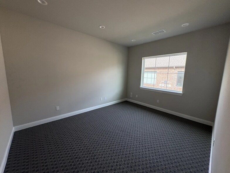 More Photos Of 2601 Little Elm Pky, Little Elm Office For Lease