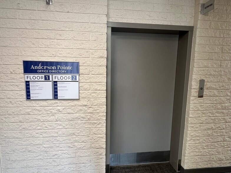 More Photos Of 7655 Five Mile Rd, Cincinnati Medical For Sale