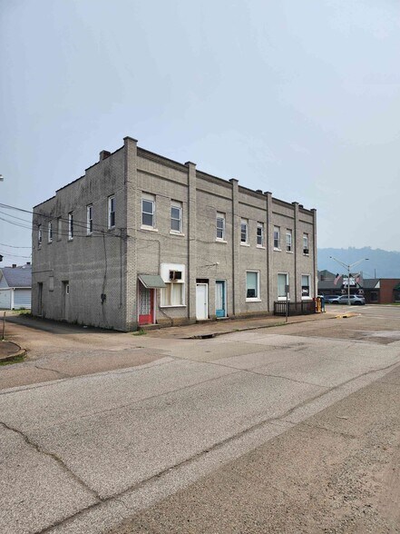 More Photos Of 3985 Central Ave, Shadyside Flex For Sale