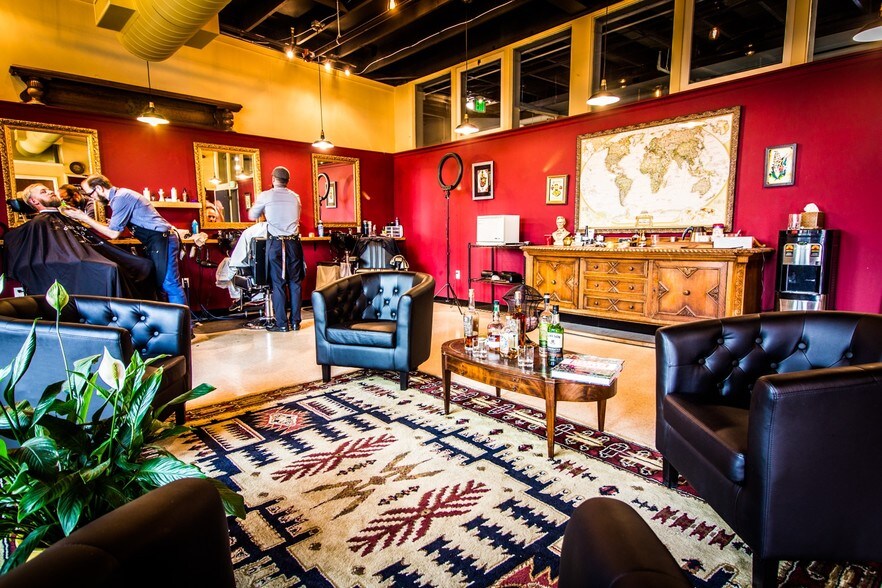 More Photos Of 2727 N Cascade Ave, Colorado Springs General Retail For Lease