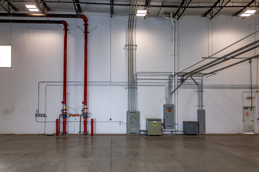 More Photos Of 10730 Bell Ct, Rancho Cucamonga Warehouse For Lease