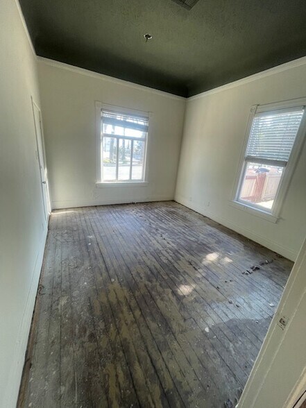 More Photos Of 1101 W Burbank Blvd, Burbank Office Residential For Lease