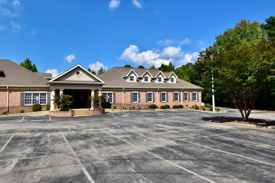 More Photos Of 209 Oil Well Rd, Jackson Healthcare For Lease