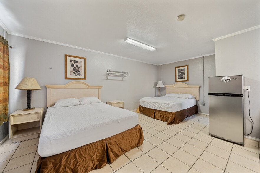 More Photos Of 309 S Fulton Beach Rd, Rockport Hotel For Sale