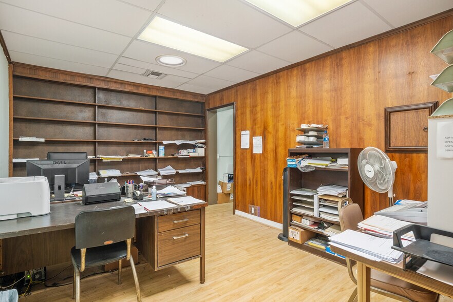 More Photos Of 2728 S La Cienega Blvd, Los Angeles Office For Lease