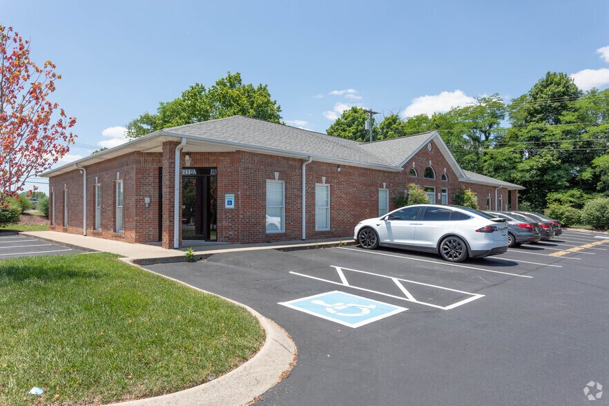 More Photos Of 211-237 Dunbar Cave Rd, Clarksville Office For Lease