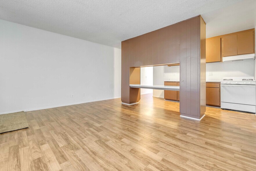 More Photos Of 3943 N H St, San Bernardino Apartments For Sale